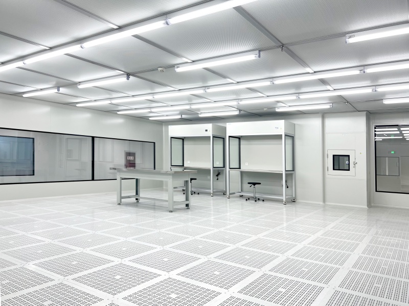 Semiconductor and advanced technology cleanroom